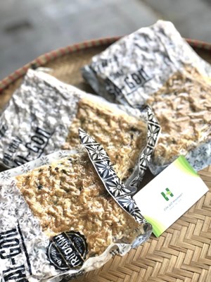 Cơm cháy Rụm Sài Gòn siêu ruốc, hộp 500gr gồm 3 túi hút chân không riêng biệt