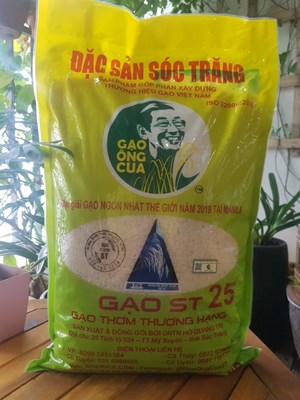 Gạo tẻ ST25 chính hãng ông Cua Lúa tôm, bao 5kg.