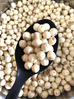 Hạt sen tươi Huế - hàng chuẩn xịn. Đóng túi 1kg