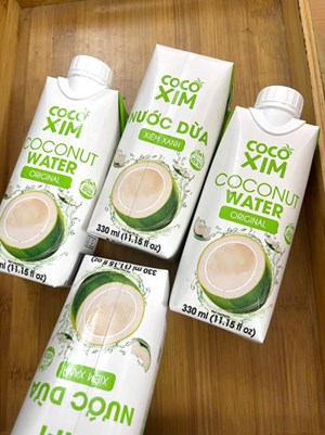 Nước Dừa Xiêm Tươi hiệu Cocoxim, thùng 12 hộp x 330ml